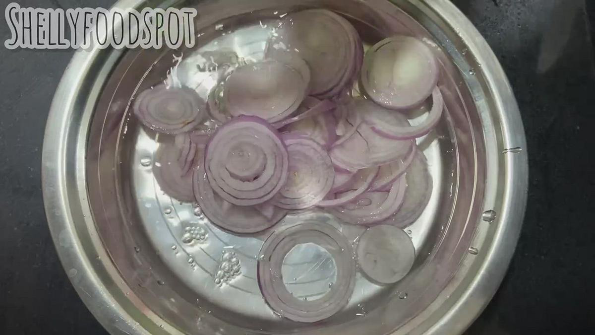 'Video thumbnail for Restaurant style laccha pyaz'
