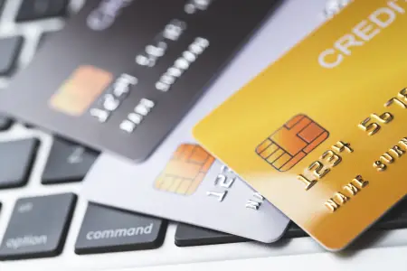 debit card vs credit cards