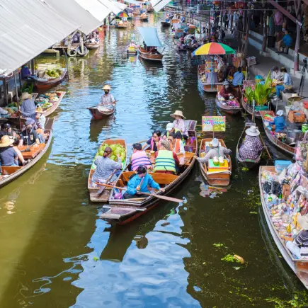 Damnoen Saduak Floating Market